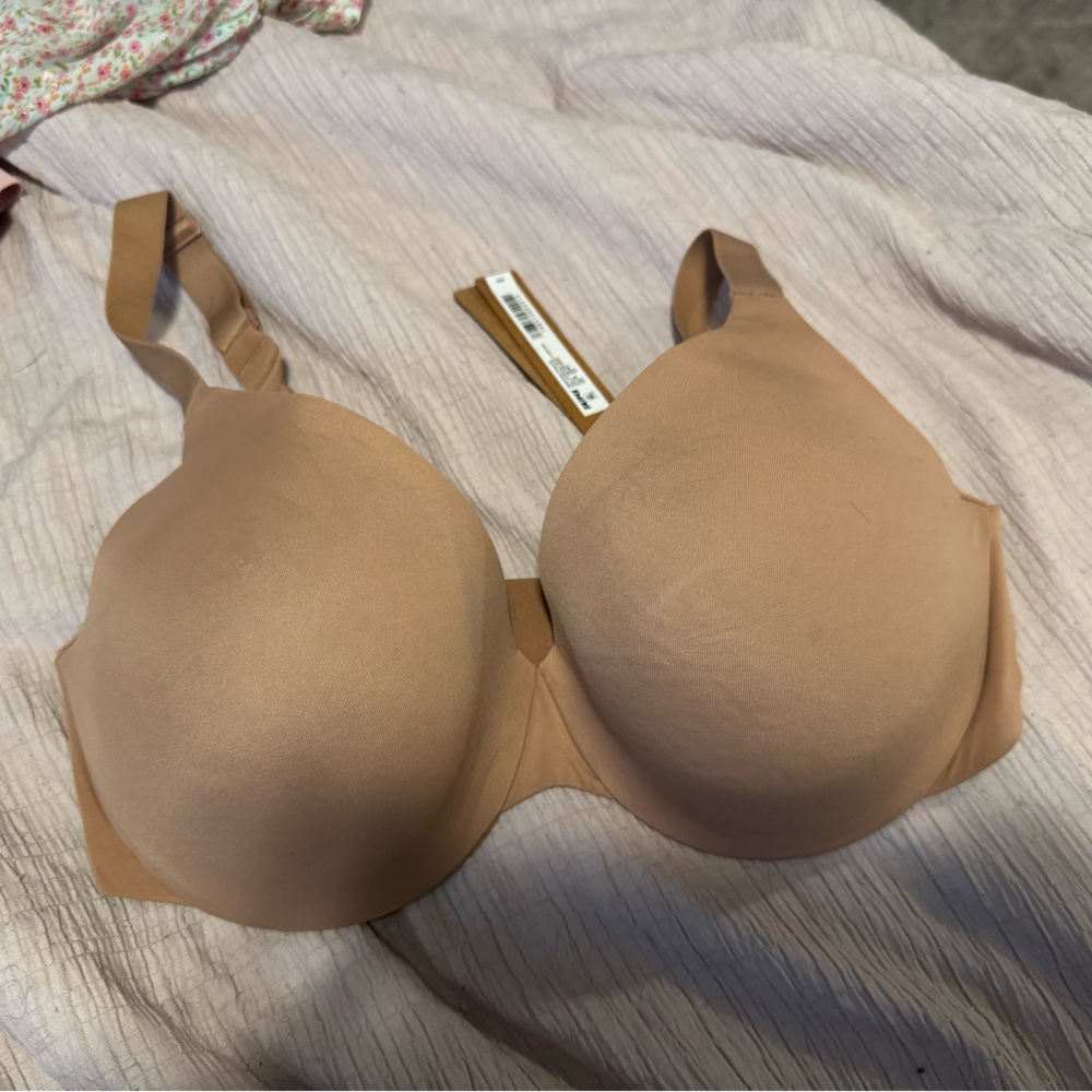 SKIMS Nude Seamless Bra